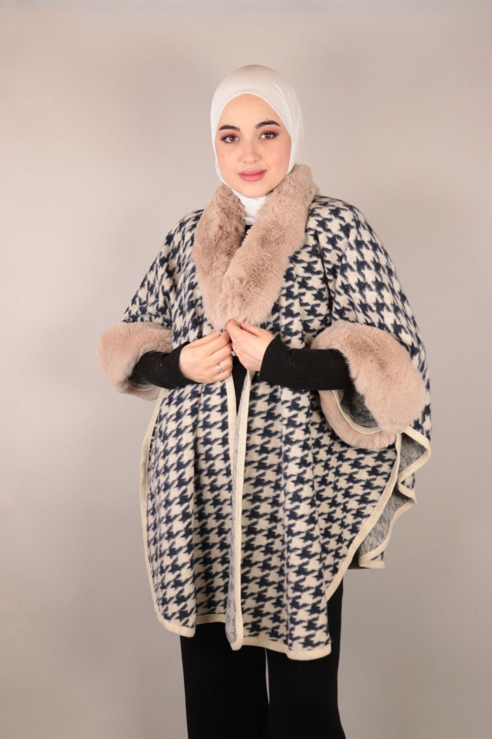 Soft Fur Open Poncho Voile Fashion