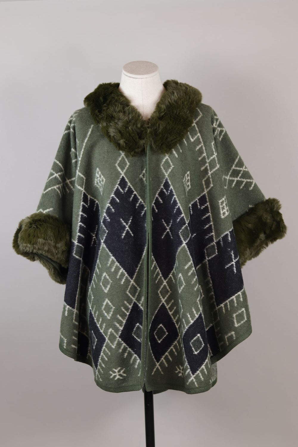 Soft Fur Open Poncho Voile Fashion